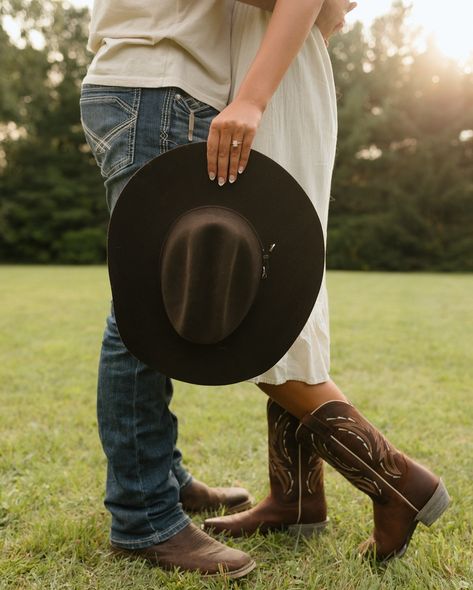 - a cowboy kind of love 🤎 . . . #ohiocouplephotographer #daytoncouplephotographer #akronphotographer #cincinnaticouplesphotographer #westernengagement #westernengagementphotos #cowboyphotoshoot #westernphotoshootinspo #ohiowestern #westerntravelphotograpgher Ohio Couple Photographer, Dayton Couple Photographer, Western Engagement Photoshoot, Engagement Inspo Western Bride Photoshoot, Western Engagement Announcement, Engagement Photos Cowgirl Boots, Rustic Western Engagement Photos, Engagement Photos Ideas Short Guy, Rodeo Engagement Pictures, Western Themed Couple Photoshoot, Country Wedding Engagement Photos, Engagement Photos Ideas Western