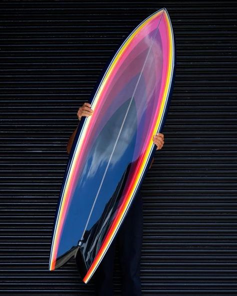 Surf Boards Aesthetic, Surfboard Design Ideas, Surf Boards Designs, Painted Surfboard Ideas, Car With Surfboard On Top, Car With Surfboard, Wave Board Skateboard, Surfboard Art Design, Surfboards Artwork