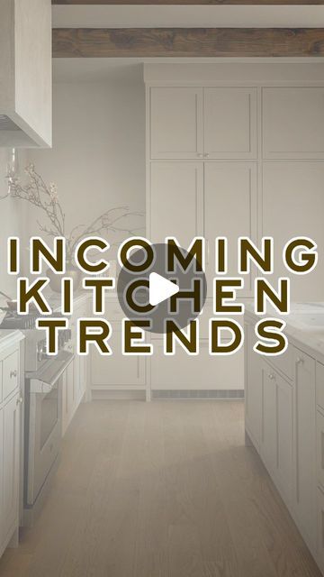 Loren Kreiss on Instagram: "Here are the latest kitchen cabinet trends. 🔥  #kitchenrenovation #kitcheninspiration #kitchensofinstagram #kitchencabinets #cabinetry #interiordesigninspiration #lainteriordesigner #interiordesigninspo #luxuryfurniture #homeremodelingideas" Off White Kitchen Cabinets With Dark Wood Floors, Bottom Only Kitchen Cabinets, One Counter Kitchen, Cabinets To Go Nantucket Bluff, Simple Kitchen Cabinets Ideas, Eat In Kitchen Cabinets, Light Grey White And Wood Kitchen, 2024 Traditional Kitchen, Small Kitchen White Cabinets Ideas