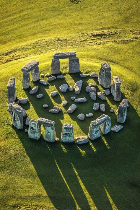 Unlock the Mysteries of Stonehenge 🇬🇧✨ Visit the prehistoric monument of Stonehenge and ponder its enigmatic origins. This iconic stone circle has captivated historians and tourists alike. 🌿🪨 #Stonehenge #PrehistoricSites #HistoricalSites #UK Stonehenge Aesthetic, Stonehenge Photography, Stone Henges, Stonehenge England, Megalithic Monuments, England Aesthetic, Stone Circle, Fear Of The Unknown, Video Gaming