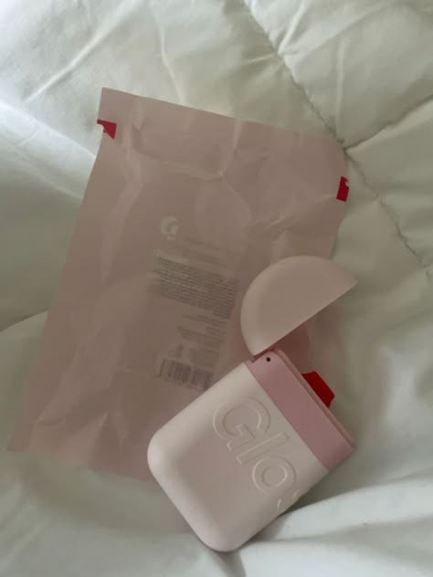 Glossier Hand Lotion, Glossier Hand Cream Aesthetic, Athstetic Lifestyle, Aesthetic Hand Cream, Glossier Lotion, Glossier Package, Hand Cream Aesthetic, Glossier Hand Cream, Glossier Milky Jelly Cleanser