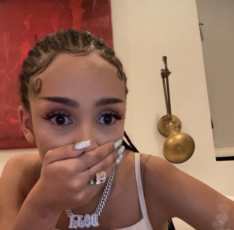 Doja Cat Reaction Pics, Laughing Reaction Pic, Current Mood Meme, Reaction Face, Funny Profile, Reaction Pics, Mood Humor, Funny Profile Pictures, Funny Reaction Pictures