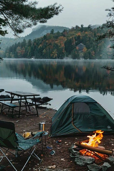 Beautiful Camping Pictures, Autumn Camping Aesthetic, Camping Vibes Friends, Campground Aesthetic, Fall Camping Aesthetic, Wilderness Aesthetic, Camping Inspo, Aesthetic Camping, Romantic Camping