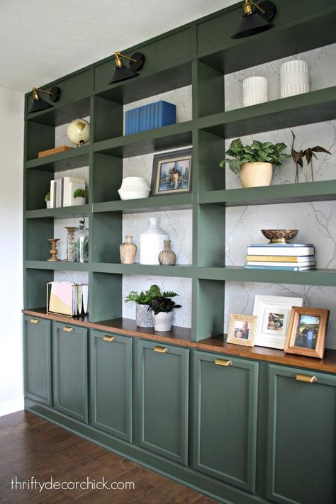 Green bookshelf perfect for a library with builtins. Green Bookshelves, Built In Bookcases, Office Built Ins, Built In Shelves Living Room, Thrifty Decor Chick, Home Library Design, Thrifty Decor, Built In Bookcase, Built In Cabinets