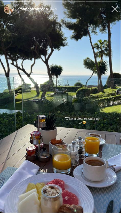 Breakfast With A View Insta Story, Breakfast Beach Aesthetic, Vacation Morning Aesthetic, Insta Breakfast Story, Instagram Post Ideas Vacation, Vacation Aesthetic Instagram Story, Instagram Story Holiday Ideas, Breakfast Stories Instagram, Breakfast Ideas Instagram Story