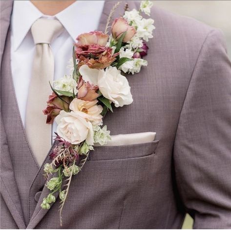 Earthy Man, Lapel Boutonniere, Lapel Flower Wedding, Wedding Flower Packages, Lapel Flower, Corsage Prom, Groom And Groomsmen Attire, Brown Wedding, Groom Boutonniere