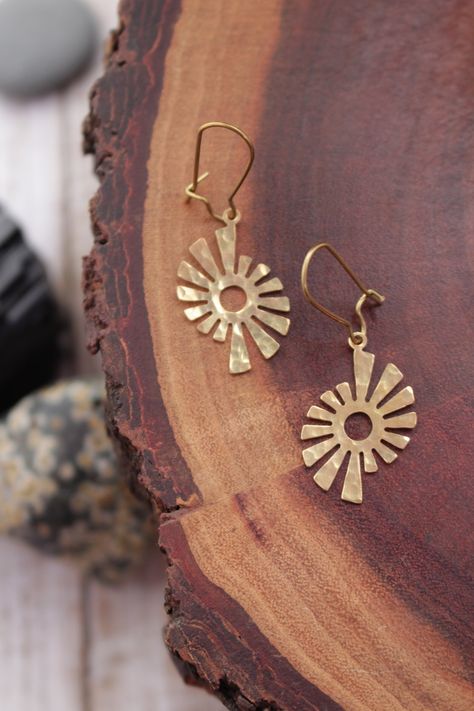 Spiral Sun Earrings // Hammered, Textured Brass // Gold Dangle Earrings // Lightweight Simple Brass Earrings - Etsy Atelier Ideas, Spiral Sun, Sun Earrings, Earrings Ideas, Gold Dangle Earrings, Silver Earrings Handmade, Hammered Metal, Jewellery Ideas, Buffalo Ny