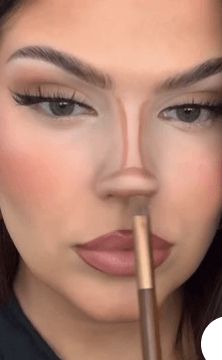 Bronzer Nose Contour, Contour For Straight Nose, Cat Nose Contour, Square Nose Contour Tutorial, Nose Contour With Bronzer, Box Nose Contour, Easy Nose Contouring For Beginners, Contour For Crooked Nose, How To Contour Your Big Nose