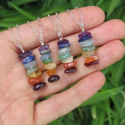 Chakra Stone Dinosaur Jewelry, Chakra Necklace, Stone Chips, Healing Crystal Jewelry, Handmade Jewelry Tutorials, Chakra Jewelry, Clay Jewelry Diy, 7 Chakra, Necklace Craft