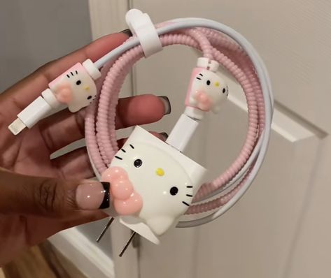 Hello Kitty Charger, Pink Kitty, Kitty Clothes, Hello Kitty Rooms, Charmmy Kitty, Hello Kitty Clothes, Hello Kitty Aesthetic, Hello Kitty Accessories, Hello Kit