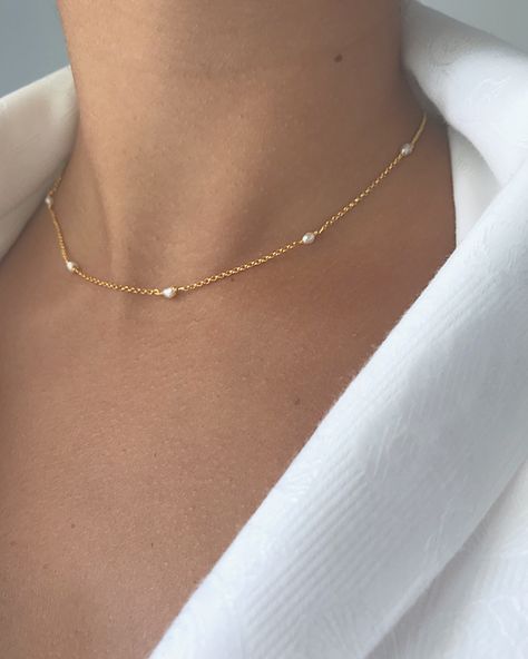 Gold Jewellery Dainty, Pearl Minimal Jewelry, Delicate Pearl Necklace, Accessories Minimal, Necklaces Aesthetic, Minimal Gold Jewelry, Timeless Jewellery, خواتم خطوبة, Aesthetic Necklace