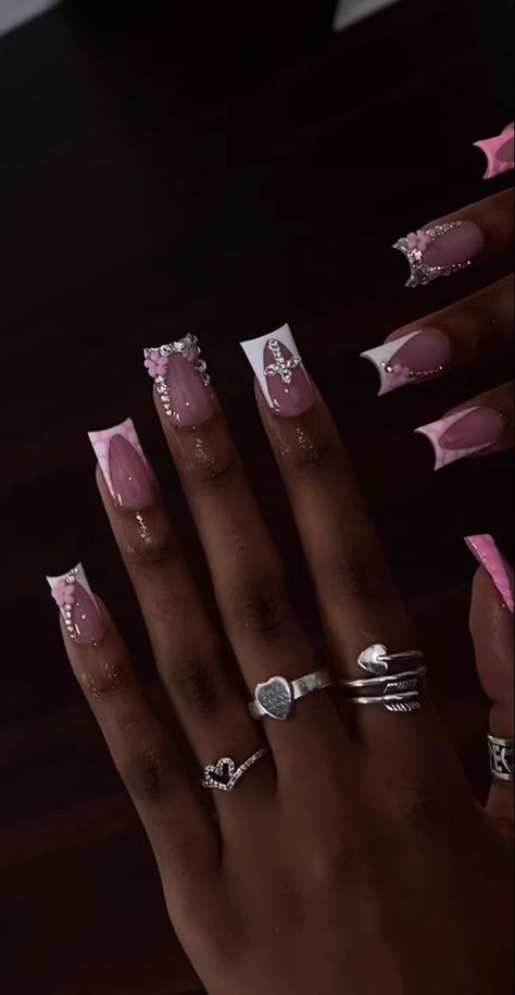 There's a new beauty trend taking over Instagram and it's absolutely stunning. Say hello to "quartz nails". Cute Cheap Nail Ideas, Nails 13-14, Simple Nail With Gem, Beautiful Nails Ideas, Cute Nails Acrylic 2024, Nail Ideas Junk Nails, Cute Nail Ideas With Gems, Nails 2024 Color Trends, Matric Dance Nail Ideas