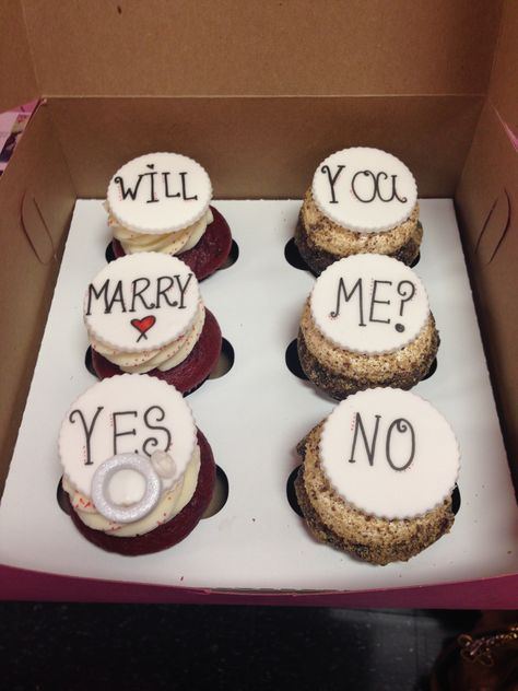 Proposal Cupcakes, Best Marriage Proposals, Cute Proposal Ideas, Funny Cupcakes, Unique Proposals, Ways To Propose, How To Make Cupcakes, Event Planning Tips, Proposal Photos