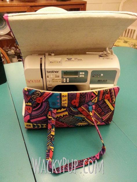 Sewing Machine Carry Bag Pattern Free, Diy Sewing Machine Cover Pattern, Sewing Machine Carry Bag Pattern, Sewing Machine Bag Pattern Free, Sewing Machine Case Pattern, Diy Sewing Machine Bag, Cool Sewing Ideas, Sewing Machine Carry Bag, Sewing Machine Covers