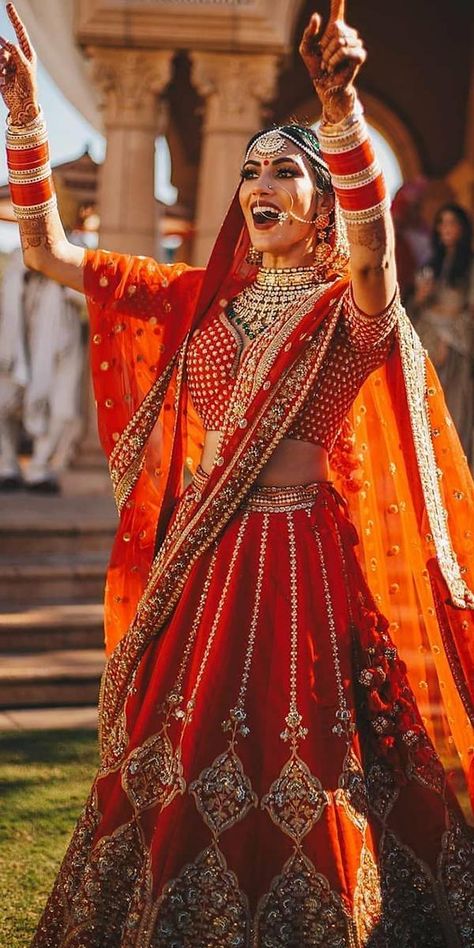 30 Exciting Indian Wedding Dresses That You'll Love शादी की तस्वीरें, Wedding Lehenga Designs, Bridal Lehenga Collection, Indian Bridal Lehenga, Bridal Lehenga Red, Bridal Outfit, Red Lehenga, Indian Bridal Dress, Indian Bridal Wear