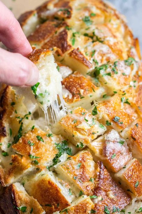 Cheesy pull-apart bread turns any bakery loaf into a party appetizer of melted cheese goodness. Pull apart the cheesy bread squares and savor! Brie Pull Apart Bread, Pull Apart Cheese Bread, Cheesy Pull Apart Bread, French Bread Loaf, Bread Pull Apart Recipes, Party Appetizers Easy, Cheesy Bread, Baked Chicken Wings, Pull Apart Bread