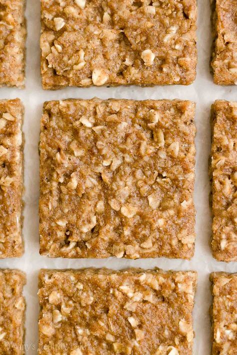 This healthy breakfast bars recipe is the BEST! It’s really easy to make. These soft-baked oatmeal bars are full of oats, spices & wholesome ingredients. A fantastic healthy breakfast idea for kids, adults & meal prep! (low calorie, clean eating & no refined sugar!) ♡ breakfast bars recipe. healthy oatmeal bars clean eating. breakfast bars low sugar. oatmeal breakfast bars healthy easy. healthy oatmeal bars low calorie. oatmeal bars healthy breakfast. healthy oatmeal breakfast bars recipe. Chewy Oatmeal Bars Healthy, Breakfast Oat Balls, Baked Oatmeal Granola Bars, Healthy Breakfast Granola Bars, Breakfast Bars Vegan, Oatmeal Breakfast Bars Healthy Easy, Quick Oats Granola Bars, Chewy Oatmeal Breakfast Bars, Healthy Breakfast Bars Recipes Low Carb