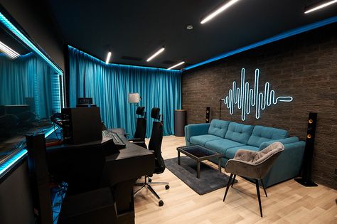 Podcast Stage Design, Modern Music Studio Design, Home Recording Studio Setup Small Spaces, Filming Studio Design, Podcast Set Design Ideas, Studio Set Up, Home Studio Aesthetic, Podcast Studio Ideas, Music Studio Room Luxury