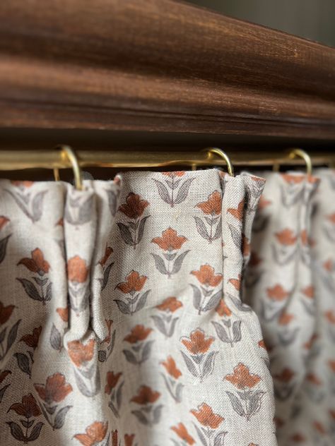 HOW TO MAKE A NO-SEW PINCH PLEAT CURTAIN - BREPURPOSED Diy Window Valance No Sew, How To Do Pinch Pleat Curtains, Making Cafe Curtains, Cafe Curtain Kitchen Sink, How To Make Your Own Curtains, Kitchen Cafe Curtain Ideas, Diy Pinch Pleat Cafe Curtains, Sewing Cafe Curtains, No Sew Kitchen Curtains