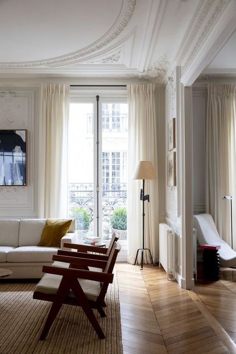 How To Give Your Apartment A Parisian Glow Up — Exhibit A Parisian Eclectic Decor, Small Parisian Apartment, Parisian Apartment Interior, Modern French Apartment, Parisian Style Apartment, Modern Parisian Apartment, European Apartment, Parisian Living Room, Apartment Curtains