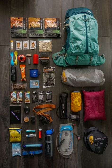 Camping Gear Survival, Hiking Essentials, Bushcraft Camping, Ultralight Backpacking, Backpacking Tips, Backpacking Gear, Hiking Tips, Camping Backpack, Sleeping Bags