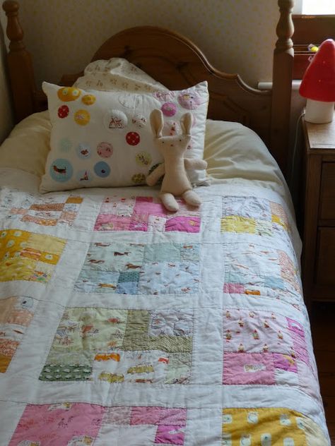 Heather Ross Quilt, Log Cabin Modern, Economy Block, Mental Note, Pretty Quilts, Gingham Quilt, Churn Dash Quilt, Scrap Projects, Patchwork Ideas