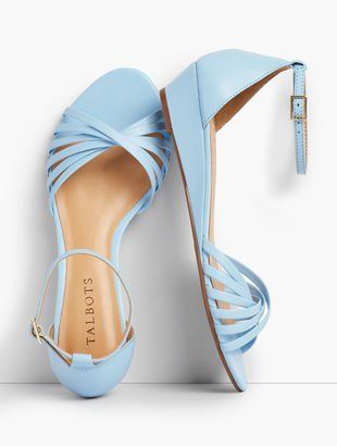 Low Heel Dress Shoes, Low Wedge Sandals, Pretty Sandals, Nice Sandals, Low Heel Wedges, Fashion Slippers, Strap Wedge, Fancy Shoes, Low Heel Shoes