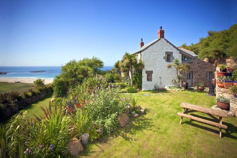 Cozy Coastal Cottage, Cottages England, Cornish Cottage, Cottages By The Sea, Cornwall Cottages, Cornwall Beaches, Inglenook Fireplace, Cottage By The Sea, Cottage Rental