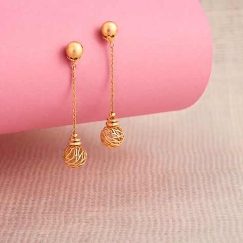 The beauty of gold hanging earrings is unmatched, and we have a fantastic selection of earrings in trendy, lightweight and contemporary designs. Earings Design Gold Daily, Gold Ear Rings Designs Daily Wear, Daily Use Earings Design Gold, Gold Hanging Earrings Indian, Eyerings Gold Design, Jhumkas Gold Indian, Gold Earring Design For Women, Gold Daily Wear Earrings, Ear Rings Gold Indian Daily Wear