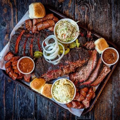 Bbq Platter, Bbq Tray, Sides Recipes, Texas Food, Texas Bbq, Bbq Sides, Barbecue Restaurant, Bbq Restaurant, Best Bbq