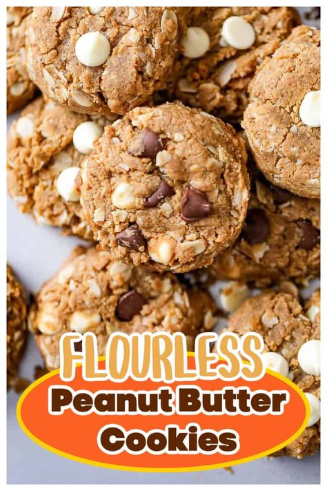 Indulge in a guilt-free snack with our Easy Keto Cookies Recipe! These Healthy Peanut Butter Chocolate Chip cookies redefine dessert with their low carb, high flavor profile. Perfect for satisfying your sweet tooth whilst staying on diet. Homemade, easy to make & absolutely delicious, discover your new favorite healthy cookies! Healthy Peanut Butter Chocolate Chip Cookies, Flourless Peanut Butter Chocolate Chip, Flourless Peanut Butter Chocolate Chip Cookies, Best Vegan Cookies, Flourless Desserts, Peanut Butter Oat, Healthy Peanut Butter Cookies, Cookie Recipes For Kids, Soft Peanut Butter Cookies