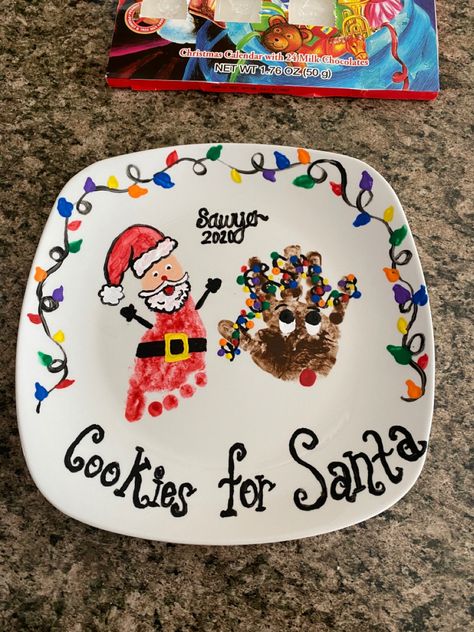 Christmas Platter Kids Craft, Christmas Footprint Plate Diy, Kid Christmas Plate Diy, Christmas Plate Toddler Craft, Personalized Santa Cookie Plate, Diy Cookie Tray For Santa, Diy Santa Plate And Cup, Baby Santa Cookie Plate, Toddler Christmas Plate Crafts