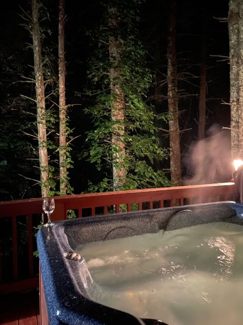 Cozy Hot Tub Aesthetic, Log Cabin Vacation, Cabin Aesthetic Instagram, Summer Lodge Aesthetic, Winter Log Cabin Aesthetic, Cabin Movie Night, Lake House Aesthetic Cozy, Woodland Cabin Aesthetic, Winter Cabin Hot Tub