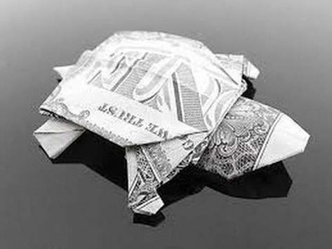 DIY Money Origami - Dollar Bill Turtle - Step by Step Tutorials for Star, Flower, Heart, Buttlerfly, Animals. Tree, Letters, Bow and Boxes - Cute DIY Gift Ideas for Birthday and Christmas Cards - DIY Projects and Crafts for Teens http://diyprojectsforteens.com/diy-money-origami Money Origami Tutorial, Origami Christmas Star, Origami Dollar, Origami Easy Step By Step, Origami Bowl, Origami Turtle, Origami Star Box, Dollar Origami, Origami Step By Step