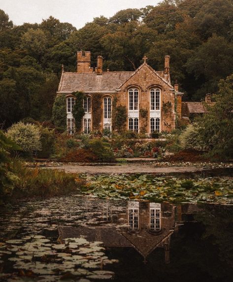 James Lloyd, English Countryside Home, Lloyd Cole, Photography Places, House Hunters, Countryside House, British Countryside, Lily Pond, English House