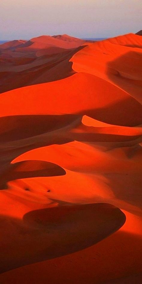 Red Sand Desert, Desert Drawing, Orange Desert, Desert Paradise, Red Desert, Desert Aesthetic, Red Sand, Desert Photography, Pink Desert