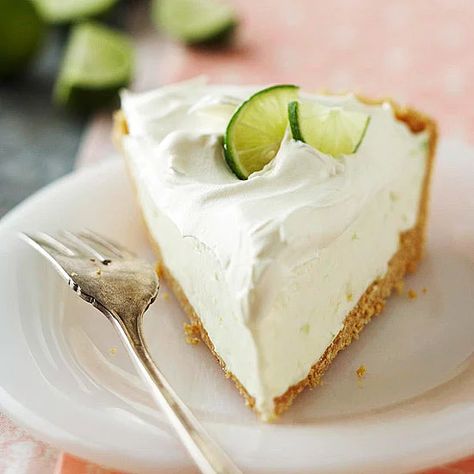 Key Lime Pie Easy, Keylime Pie Recipe, Yummy Deserts, Whoopie Pie, Mince Pie, Make Ahead Desserts, Mexican Party, Lime Pie, Key Lime Pie