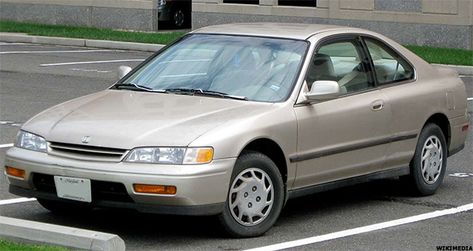 10 '90s Cars That Are Still Totally in Demand or Whatever - TheStreet 90s Cars Aesthetic, Cars Aesthetic Wallpaper, 1995 Honda Accord, Style Retro 90s, Honda Accord Wagon, Honda Civic 1995, 90s Cars, Honda Accord Custom, 1990s Cars