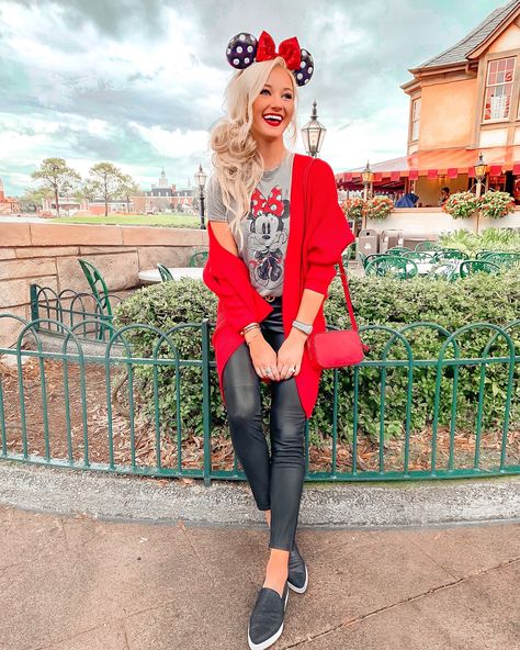 Cute Disney Outfits For Women, Disneyworld Outfit, Disney Christmas Outfits, Disney Parks Outfits, Magic Kingdom Outfit, Disney Park Outfit, Disney Attire, Disney Trip Outfits, Disney Outfits Women