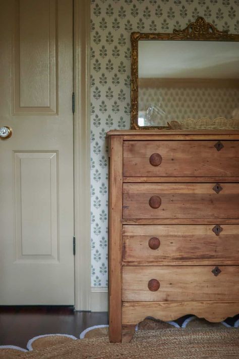 English Cottage Girls Bedroom English Cottage Guest Room, Costal Cottage Bedroom Idea, Heidi Caillier Bedroom, Mid Century English Cottage, Wainscoting Bedroom Kids, Subtle Princess Bedroom, Traditional English Bedroom, My Mulberry House, English Cottage Girls Bedroom