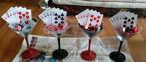 Poker themed center pieces! !!! Casino Theme Party Prizes, Casino Table Decorations, Casino Centerpieces Ideas, Casino Themed Centerpieces, Casino Birthday Party, Vegas Theme Party, Casino Birthday, Las Vegas Party, Vegas Night