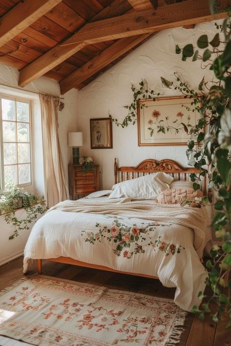 These cottagecore bedroom ideas encompass a cozy and rustic aesthetic, featuring floral patterns, vintage decor, and natural elements. Coed Bedroom Decor, Vintage Farm Bedroom, Cottage Farmhouse Bedroom Ideas, Vintage Cottage Core Bedroom Ideas, Floral Vintage Bedroom, Cozy Treehouse Interior, Colors To Paint Bedroom Furniture, Vintage Floral Room Aesthetic, Regency Bedroom Aesthetic