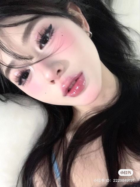 Makeup Looks Ulzzang, Cool Toned Douyin Makeup, Chinese Style Makeup, Pretty Korean Makeup, Korean Makeup Look Ulzzang, Uzzlang Makeup, Makeup Douyin, Douyin Makeup, Soft Makeup Looks