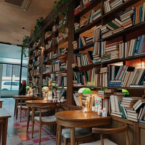 Quiet Study Space, Bookstore Cafe Aesthetic Vintage, Small Book Cafe Interior Design, Small Bookshop Aesthetic, Cafe Library Aesthetic, Book Store Coffee Shop Aesthetic, Small Library Aesthetic, Bookshop Cafe Aesthetic, Book Cafe Interior Design