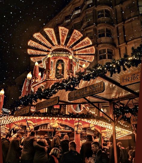 German Christmas Aesthetic, Birmingham Christmas Market, German Christmas Market Aesthetic, Christmas In Birmingham Uk, Birmingham Christmas, Christmas Market Birmingham, Christmas Market Aesthetic, Birmingham German Market, German Market Birmingham