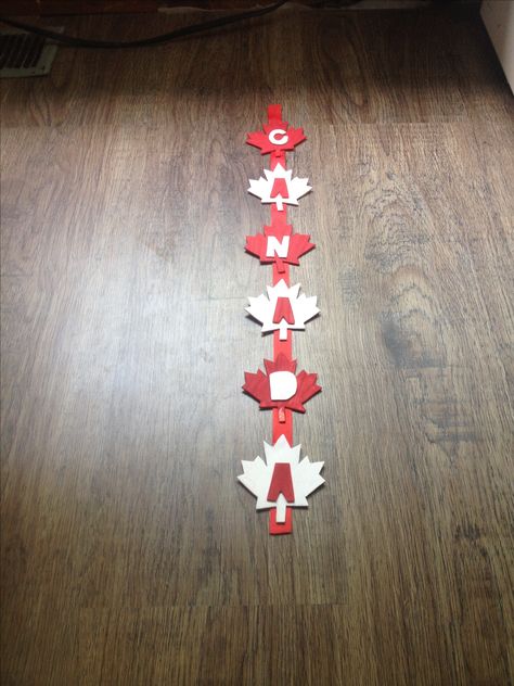 Fun craft to use as Canada Day Decorations! Canada Day Decorations Diy, Canada Classroom Theme, Canada Day Bulletin Board, Canada Day Crafts For Seniors, Canada Day Crafts For Preschoolers, Canada Day Crafts For Toddlers, Canada Day Crafts For Kids, Canada Day Party Decorations, Canada Day Decorations