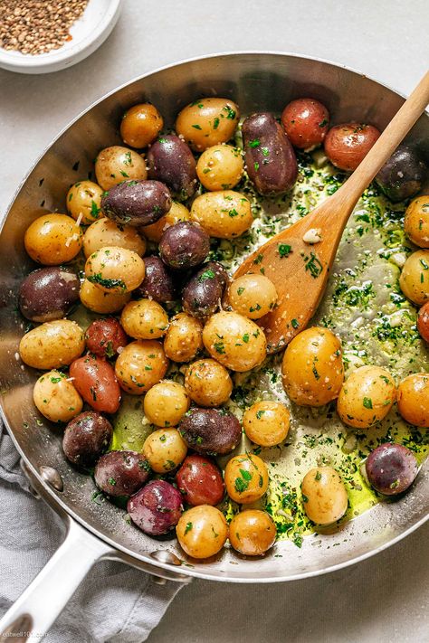 Recipes With Petite Potatoes, Boiling Small Potatoes, Miniature Potatoes Recipe, How To Cook Petite Potatoes, Small Colored Potatoes Recipe, Small Potatoes Recipe Stove, Tiny Yellow Potatoes, Marinated Potatoes Recipes, Small Potatoes Appetizer