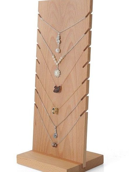 Wooden Jewelry Stand Diy, Earing Storage Diy Organizing Ideas, Porta Colares Ideas, Wooden Earring Display, Diy Jewelry Stand, Jewelry Display Booth, Organizing Jewelry, Earrings Storage, Multiple Necklaces