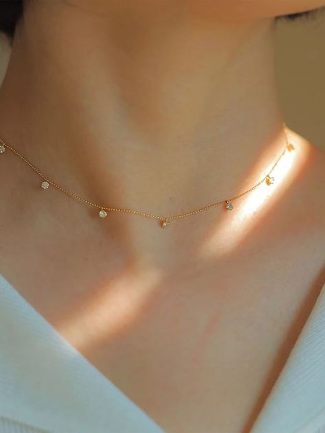 Gold Chain Dainty, Simple Elegant Jewelry Minimal Classic, Girls Necklaces Jewelry, Gold Necklace For Girlfriend, Minimalist Diamond Jewelry, Denty Jwellery, Simple Everyday Gold Jewelry, Dainty Diamond Drop Necklace, Light Gold Jewelry