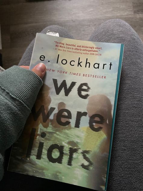 Heartbreaking Books, Annotation Aesthetic, E Lockhart, We Were Liars, Reading Motivation, Inspirational Books To Read, Book Of The Month, Plot Twist, E Books